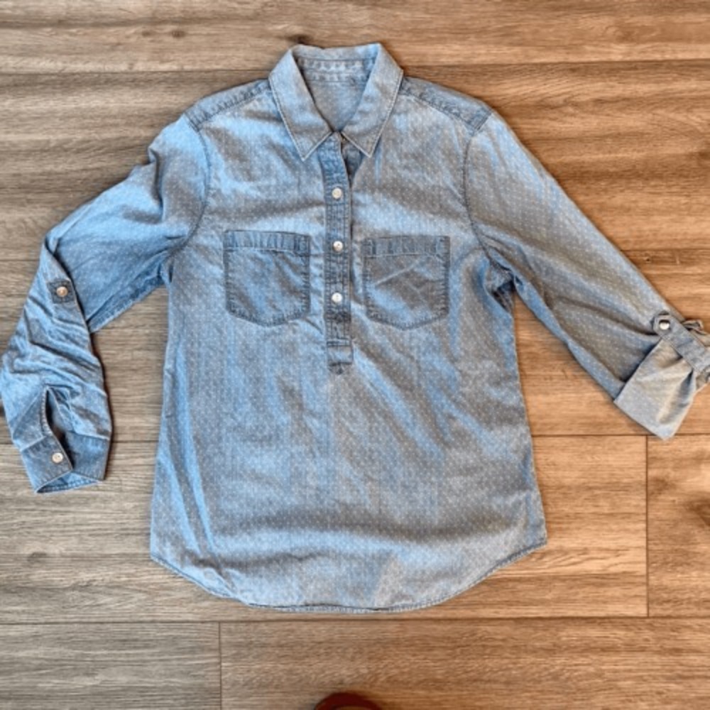 Chico's woman's Light Blue‎ Dotted Long-Sleeve Button-Down Shirt Extra Small